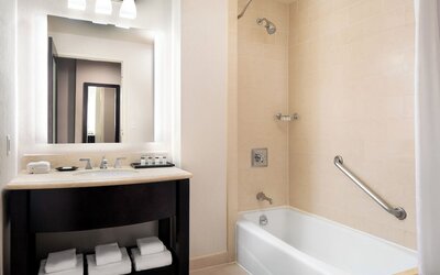 Sheraton Garden Grove-Anaheim South Hotel