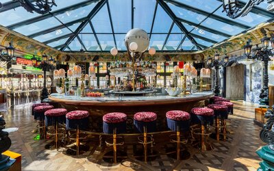 Lafayette Hotel & Club