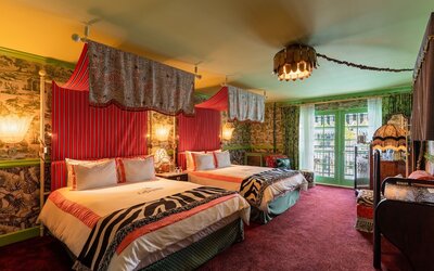 Lafayette Hotel & Club