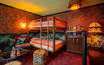 Lafayette Hotel & Club