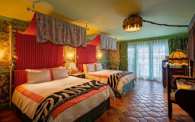 Lafayette Hotel & Club