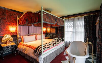 Lafayette Hotel & Club