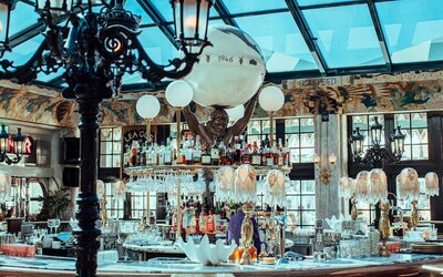 Lafayette Hotel & Club