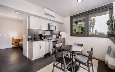 City24 Hotel Little Italy Mission Hills