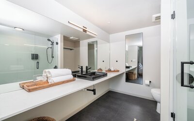 City24 Hotel Little Italy Mission Hills