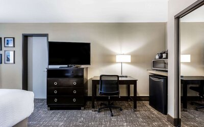 La Quinta Inn & Suites by Wyndham San Diego Mission Bay
