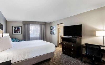 La Quinta Inn & Suites by Wyndham San Diego Mission Bay