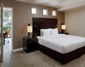 DoubleTree by Hilton San Diego - Hotel Circle