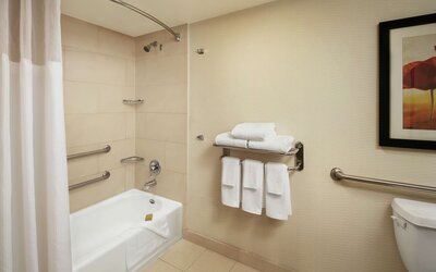 DoubleTree by Hilton San Diego - Hotel Circle