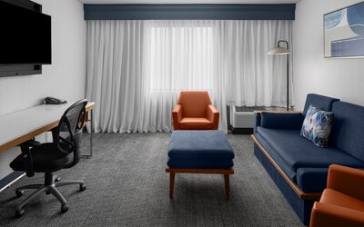 Courtyard by Marriott San Diego Central