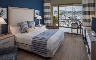 Bay Club Hotel & Marina