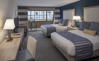 Bay Club Hotel & Marina