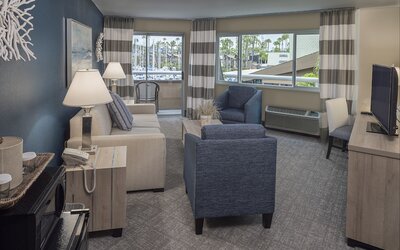 Bay Club Hotel & Marina