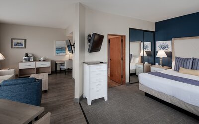 Bay Club Hotel & Marina