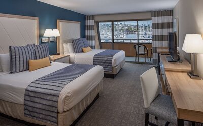 Bay Club Hotel & Marina
