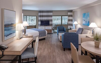 Bay Club Hotel & Marina