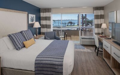 Bay Club Hotel & Marina