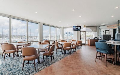 Bay Club Hotel & Marina