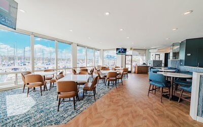 Bay Club Hotel & Marina