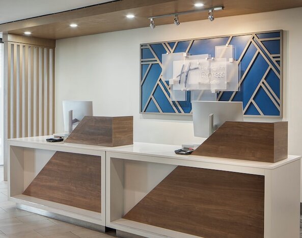 Holiday Inn Express Dallas Medical-Market Center by IHG