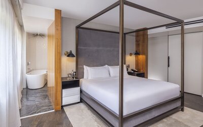 The Statler Dallas Curio Collection By Hilton