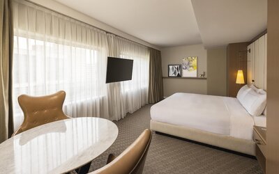 The Statler Dallas Curio Collection By Hilton