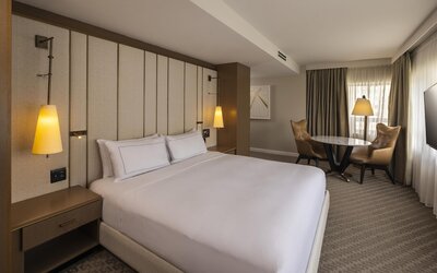 The Statler Dallas Curio Collection By Hilton