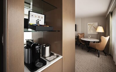The Statler Dallas Curio Collection By Hilton
