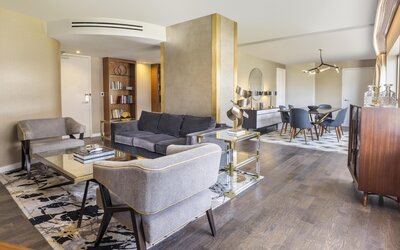 The Statler Dallas Curio Collection By Hilton