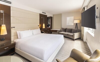 The Statler Dallas Curio Collection By Hilton