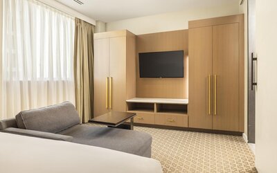 The Statler Dallas Curio Collection By Hilton