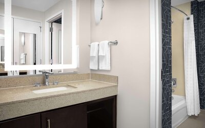 Homewood Suites by Hilton Dallas Downtown, TX