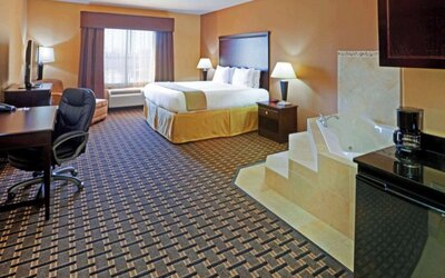 Comfort Inn & Suites Dallas Medical - Market Center