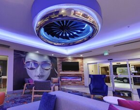 La Quinta Inn & Suites by Wyndham Dallas Love Field