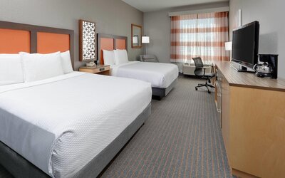 La Quinta Inn & Suites by Wyndham Dallas Love Field