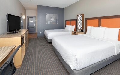 La Quinta Inn & Suites by Wyndham Dallas Love Field