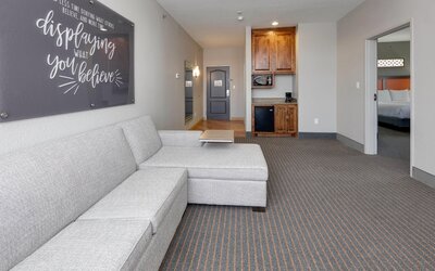 La Quinta Inn & Suites by Wyndham Dallas Love Field