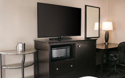 DoubleTree by Hilton Dallas - Market Center
