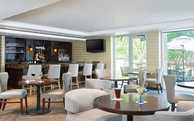 DoubleTree by Hilton Dallas - Market Center