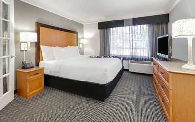 La Quinta Inn & Suites by Wyndham Dallas - Addison Galleria