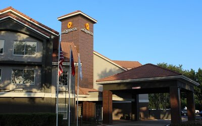 La Quinta Inn & Suites by Wyndham Dallas - Addison Galleria