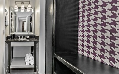 Hotel Indigo Dallas Downtown by IHG