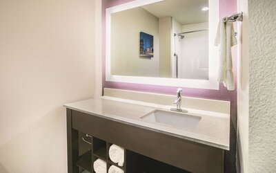 La Quinta Inn & Suites by Wyndham Dallas - Richardson