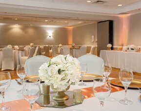 Sheraton Suites Market Center Dallas