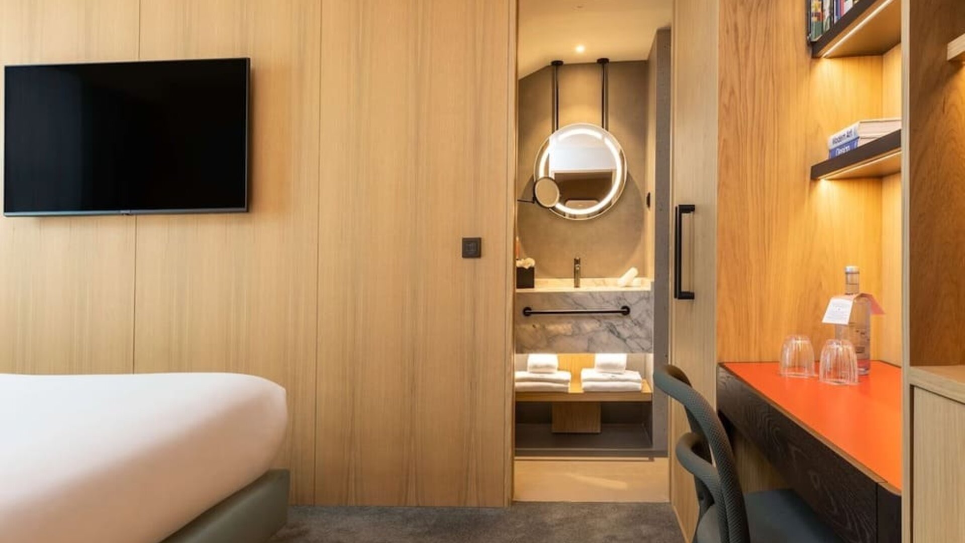 Day use room with private bathroom at Arts Hotel Porto.