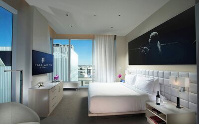 HALL Arts Hotel, Dallas, Autograph Collection