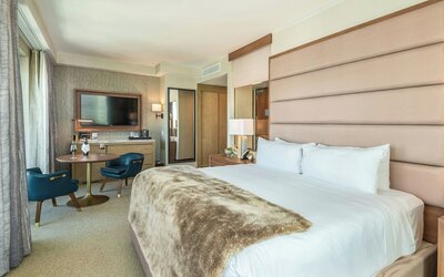 Drey Hotel