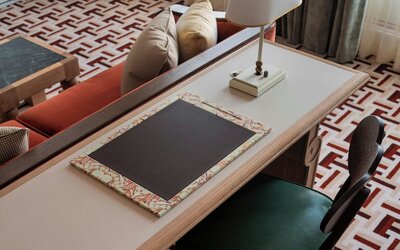 The Stoneleigh, Autograph Collection