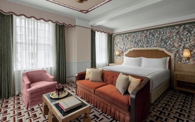 The Stoneleigh, Autograph Collection