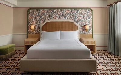 The Stoneleigh, Autograph Collection